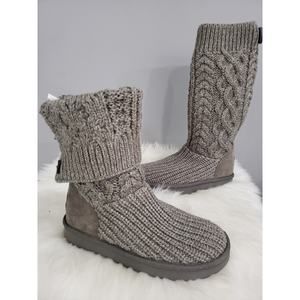 NEW WITHOUT BOX - UGG Women's Classic Cardi Cabled Knit Grey Size‎ 6
